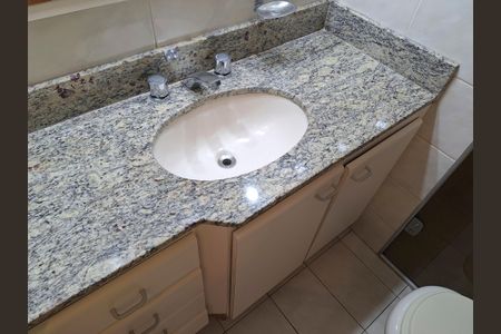 Apartamento para alugar com 75m², 3 quartos e 2 vagasBanheiro