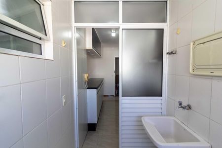 Apartamento à venda com 75m², 3 quartos e 2 vagas Apartamento à venda com 75m², 3 quartos e 2 vagasÁrea de Serviço