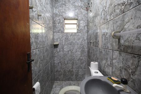 Casa à venda com 210m², 4 quartos e 1 vagaBanheiro