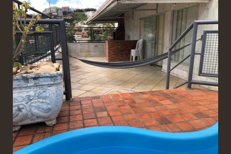 Apartamento à venda com 230m², 4 quartos e 2 vagas