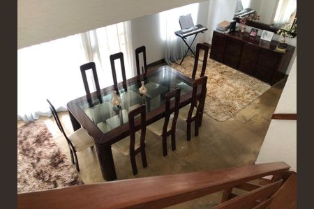 Apartamento à venda com 230m², 4 quartos e 2 vagas