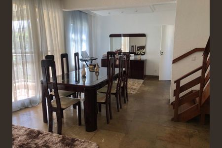 Apartamento à venda com 230m², 4 quartos e 2 vagas
