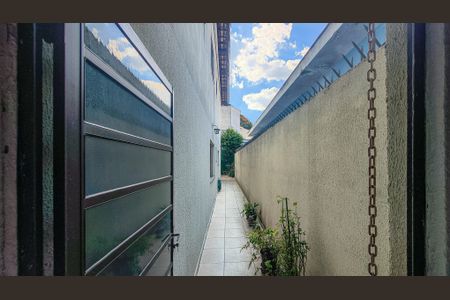 Casa à venda com 260m², 3 quartos e 2 vagasCorredor