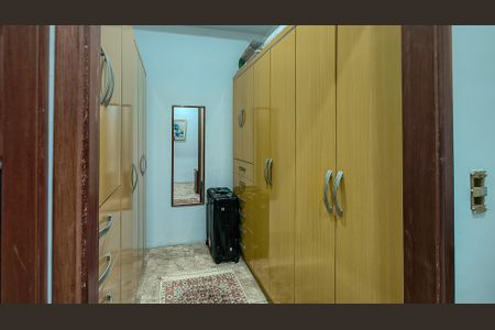 Casa à venda com 260m², 3 quartos e 2 vagasCloset da suíte 2