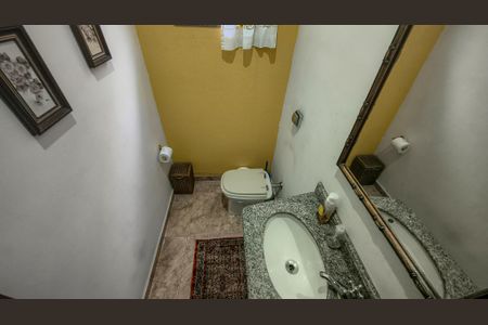 Casa à venda com 260m², 3 quartos e 2 vagasLavabo