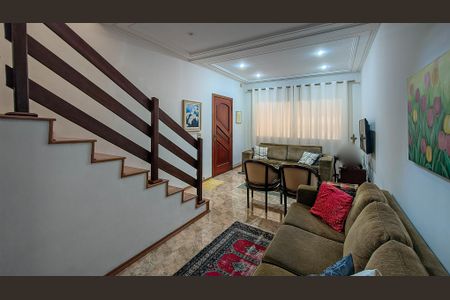 Casa à venda com 260m², 3 quartos e 2 vagasSala