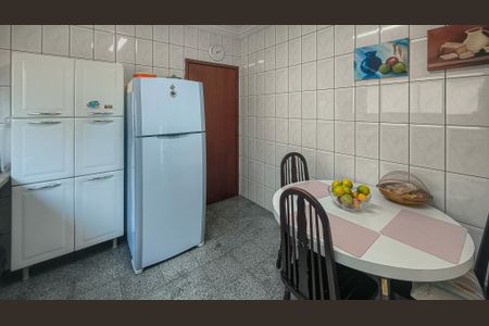 Casa à venda com 260m², 3 quartos e 2 vagasCozinha