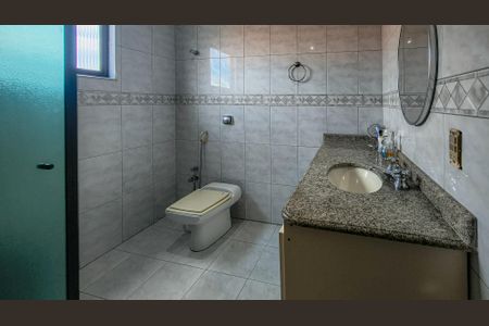 Casa à venda com 260m², 3 quartos e 2 vagasBanheiro da Suíte 2