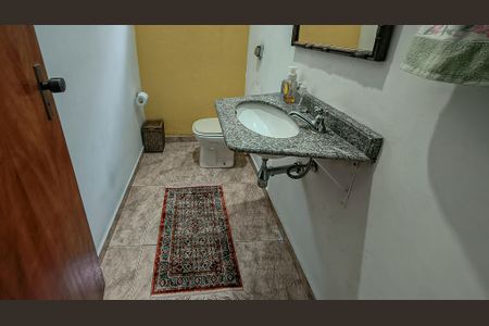Casa à venda com 260m², 3 quartos e 2 vagasLavabo