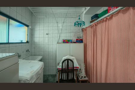 Casa à venda com 260m², 3 quartos e 2 vagasÁrea de Serviço