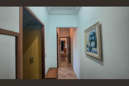Casa à venda com 260m², 3 quartos e 2 vagasCorredor