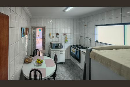 Casa à venda com 260m², 3 quartos e 2 vagasCozinha