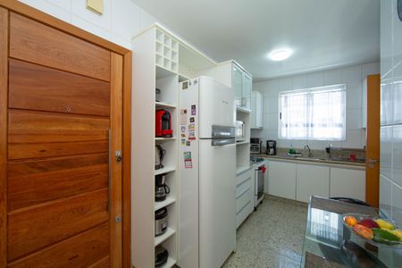 Apartamento à venda com 128m², 4 quartos e 2 vagasCOZINHA