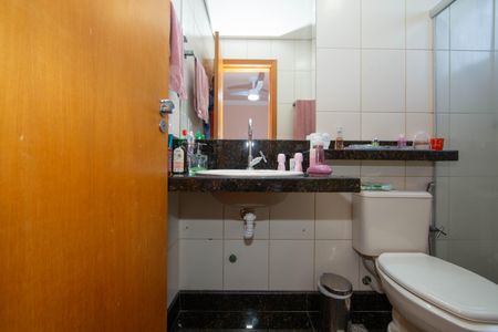 Apartamento à venda com 128m², 4 quartos e 2 vagasBANHEIRO2