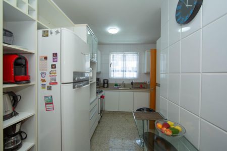 Apartamento à venda com 128m², 4 quartos e 2 vagasCOZINHA