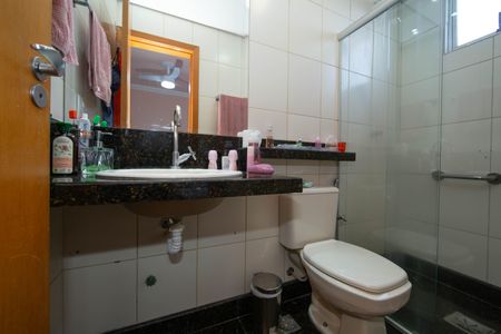 Apartamento à venda com 128m², 4 quartos e 2 vagasBANHEIRO2
