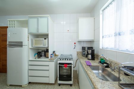 Apartamento à venda com 128m², 4 quartos e 2 vagasCOZINHA
