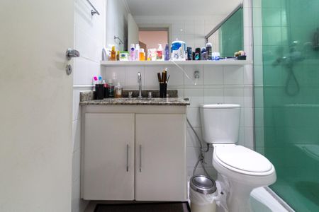 Apartamento à venda com 120m², 3 quartos e 2 vagas Apartamento à venda com 120m², 3 quartos e 2 vagasBanheiro da Suíte 1
