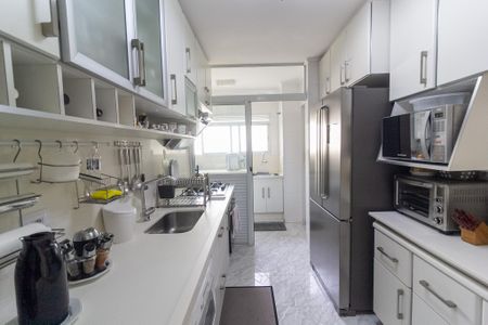 Apartamento à venda com 120m², 3 quartos e 2 vagas Apartamento à venda com 120m², 3 quartos e 2 vagasCozinha