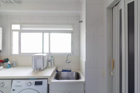 Apartamento à venda com 120m², 3 quartos e 2 vagas Apartamento à venda com 120m², 3 quartos e 2 vagasÁrea de serviço