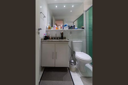 Apartamento à venda com 120m², 3 quartos e 2 vagas Apartamento à venda com 120m², 3 quartos e 2 vagasBanheiro da Suíte 1