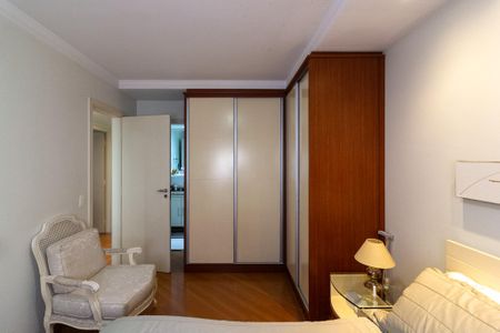 Apartamento à venda com 120m², 3 quartos e 2 vagas Apartamento à venda com 120m², 3 quartos e 2 vagasQuarto 1 - Suíte 1