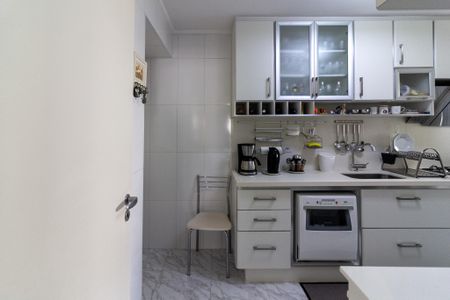 Apartamento à venda com 120m², 3 quartos e 2 vagas Apartamento à venda com 120m², 3 quartos e 2 vagasCozinha