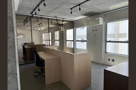 Sala de apartamento para alugar com 1 quarto, 70m² em Centro, Campinas