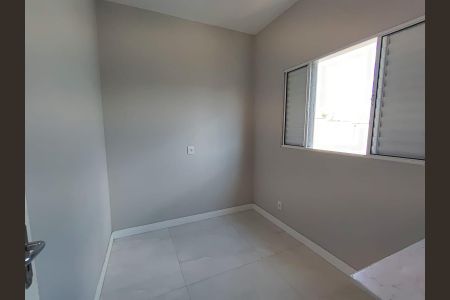 Casa de condomínio à venda com 75m², 2 quartos e 2 vagasQuarto