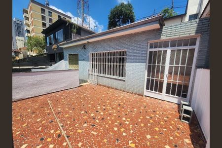 Casa à venda com 240m², 2 quartos e 2 vagas Casa à venda com 240m², 2 quartos e 2 vagasÁrea Comum