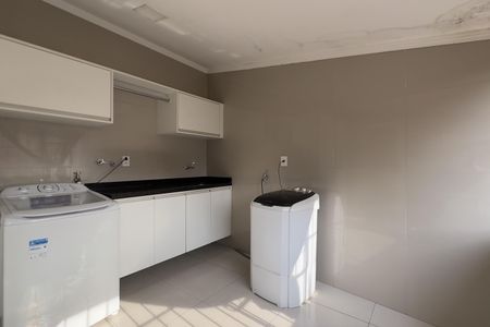 Casa à venda com 229m², 3 quartos e 2 vagasÁrea de Serviço