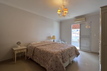 Casa à venda com 229m², 3 quartos e 2 vagasQuarto 1