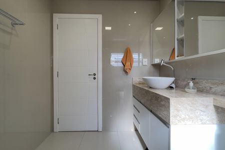 Casa à venda com 229m², 3 quartos e 2 vagasBanheiro 1