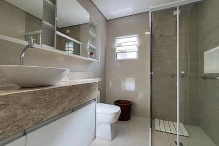Casa à venda com 229m², 3 quartos e 2 vagasBanheiro 1