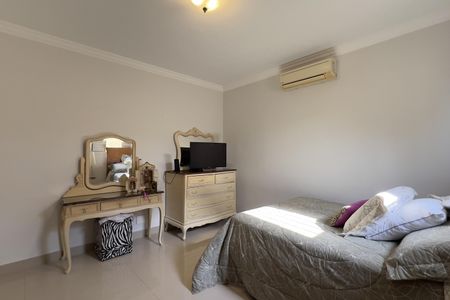 Casa à venda com 229m², 3 quartos e 2 vagasQuarto 2