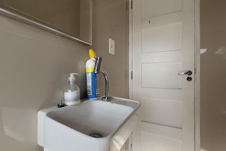 Casa à venda com 229m², 3 quartos e 2 vagasBanheiro 2