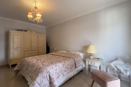 Casa à venda com 229m², 3 quartos e 2 vagasQuarto 1