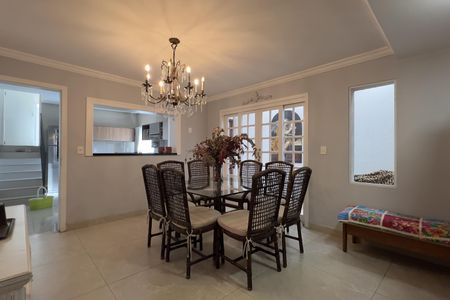 Casa à venda com 229m², 3 quartos e 2 vagasSala de Jantar
