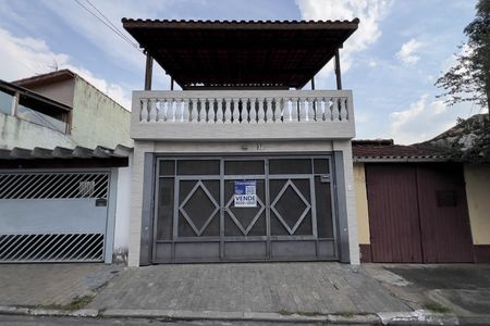 Casa à venda com 229m², 3 quartos e 2 vagasFachada