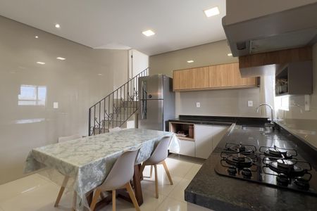 Casa à venda com 229m², 3 quartos e 2 vagasCozinha