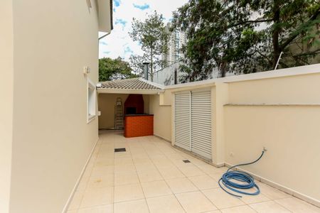 Casa à venda com 400m², 4 quartos e 6 vagasÁrea comum - Churrasqueira