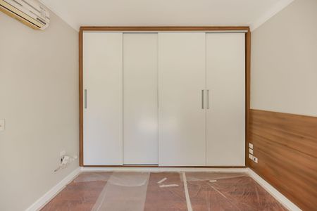 Casa à venda com 400m², 4 quartos e 6 vagasSuíte 1