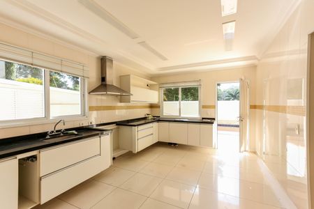 Casa à venda com 400m², 4 quartos e 6 vagasCozinha