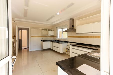 Casa à venda com 400m², 4 quartos e 6 vagasCozinha