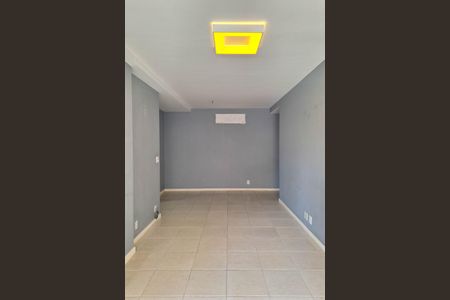 Apartamento à venda com 85m², 2 quartos e 1 vaga Apartamento à venda com 85m², 2 quartos e 1 vagaSala