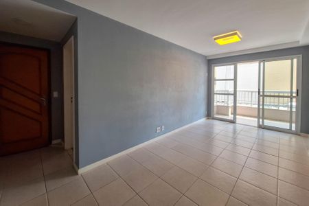 Apartamento à venda com 85m², 2 quartos e 1 vaga Apartamento à venda com 85m², 2 quartos e 1 vagaSala