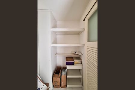 Apartamento à venda com 85m², 2 quartos e 1 vaga Apartamento à venda com 85m², 2 quartos e 1 vagaQuarto de Serviço