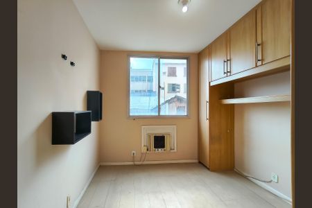 Apartamento para alugar com 65m², 2 quartos e 1 vagaSuíte