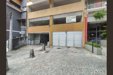 Apartamento para alugar com 65m², 2 quartos e 1 vagaFachada e portaria