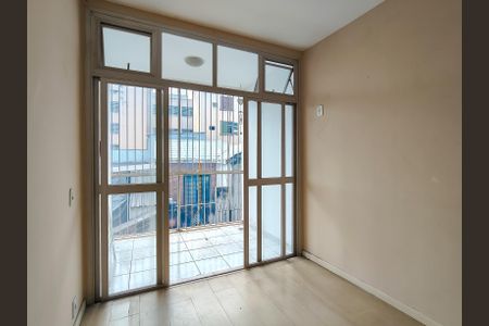 Apartamento para alugar com 65m², 2 quartos e 1 vagaSala